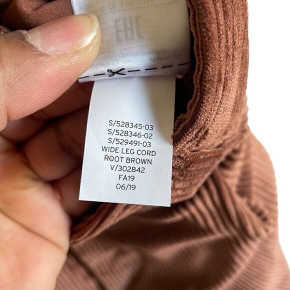 Gap Pants Women’s Sz 18 Wide Wale Corduroy Wide Leg Pleated Brown High Waist NWT - Picture 9 of 9